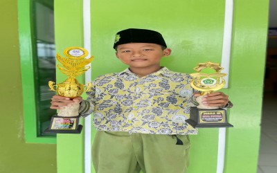 Nuris goes to AMC Kikil